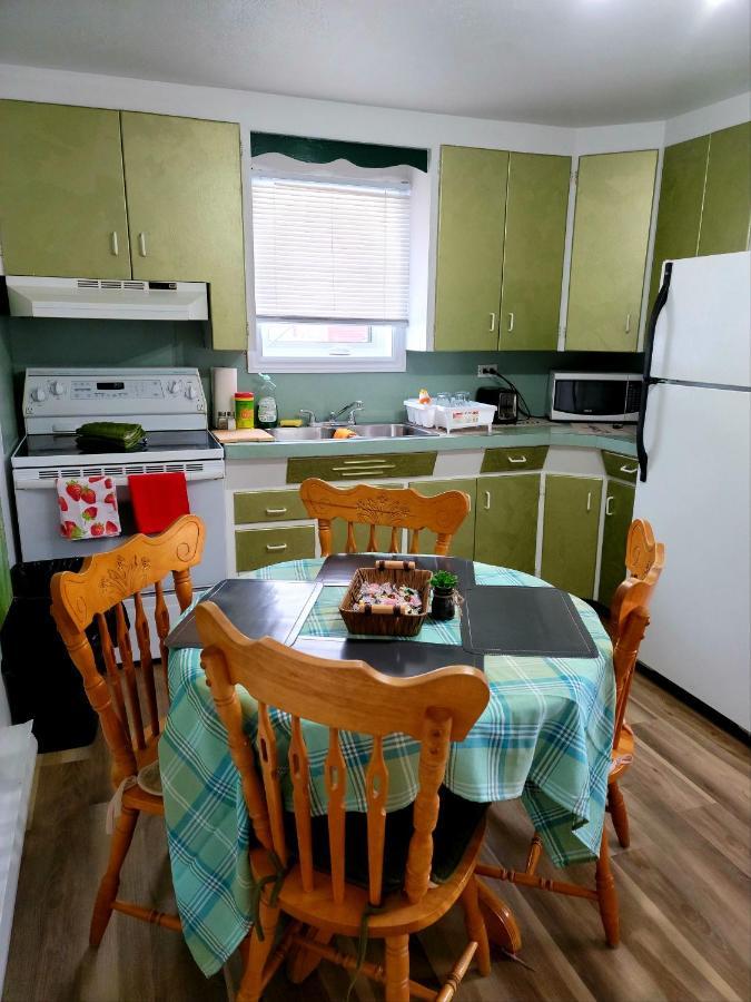 Downtown Apartment Next To Highway Netflix+Wifi Edmundston Kültér fotó